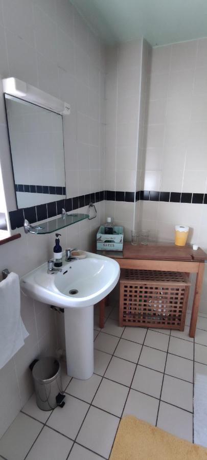 Joanna'S Studio , Key Locker By Whatsapp Own Entrance, Own Bathroom 约尔 外观 照片