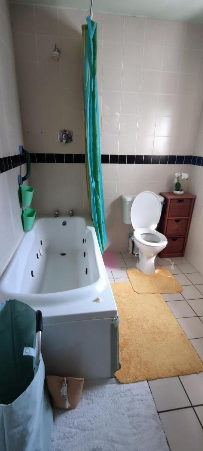 Joanna'S Studio , Key Locker By Whatsapp Own Entrance, Own Bathroom 约尔 外观 照片